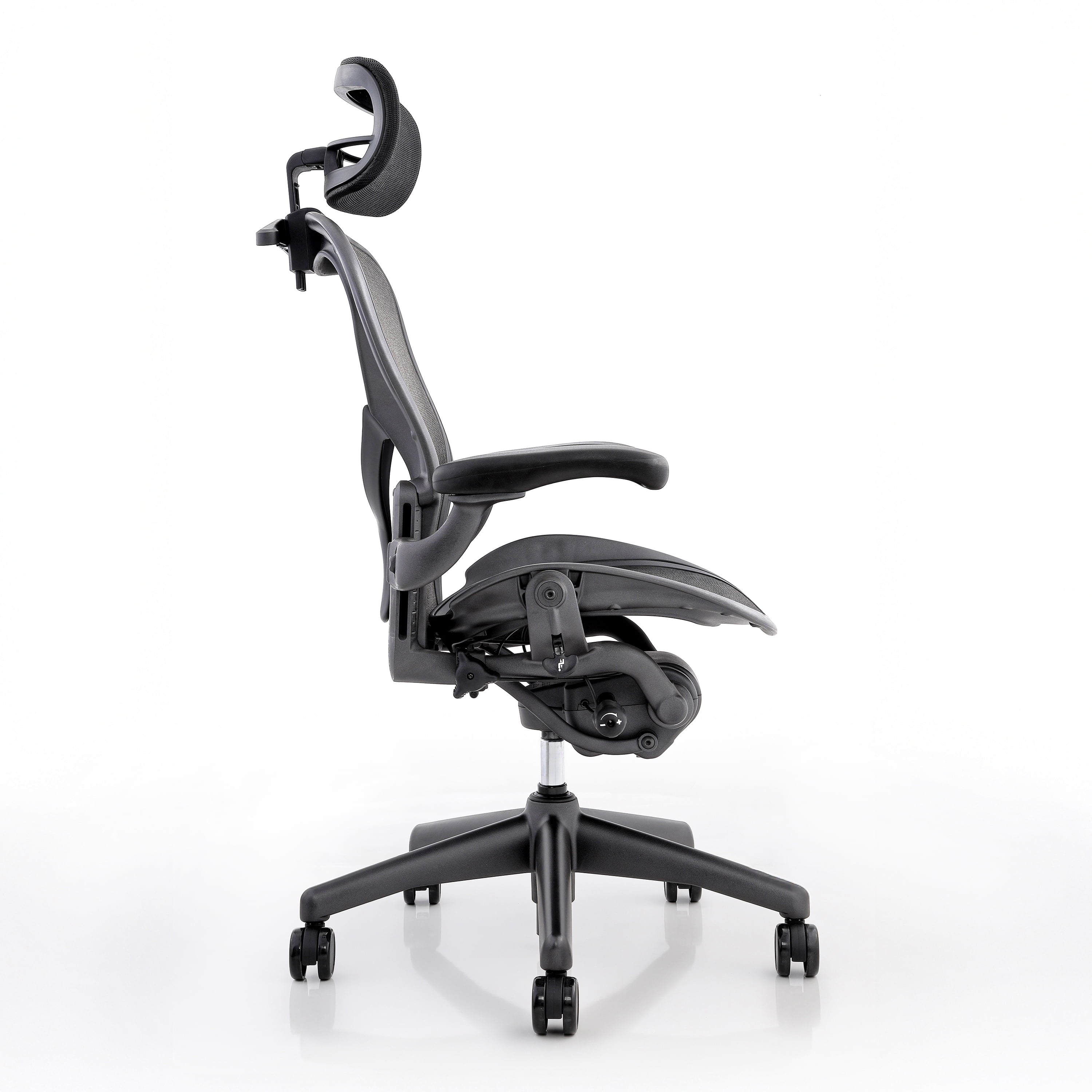 Herman Miller Aeron Chair Size B (𝙍𝙚𝙛𝙪𝙧𝙗𝙞𝙨𝙝𝙚𝙙)| Fully Adjustable Ergonomic Mesh Office Chair with Posture Fit Support, Tilt Limiter, and Roller Index Arm Adjustments With Headrest